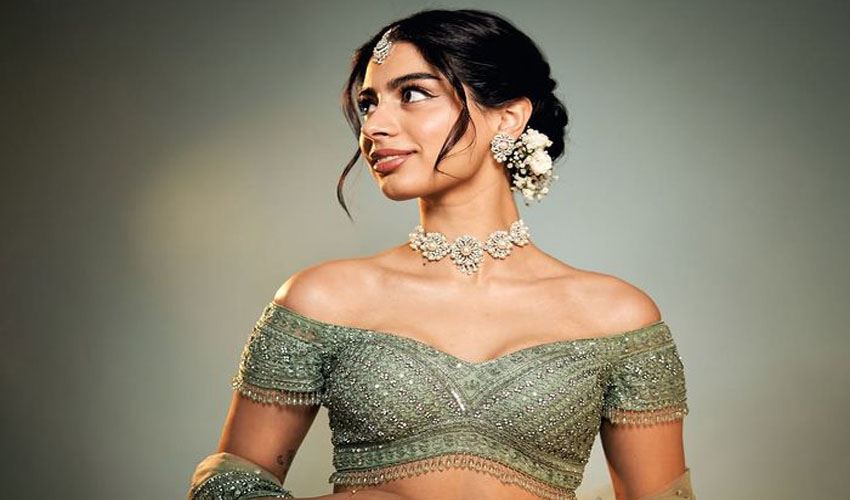 9 Stunning Outfits to Ditch the Lehenga for BFF’s Wedding